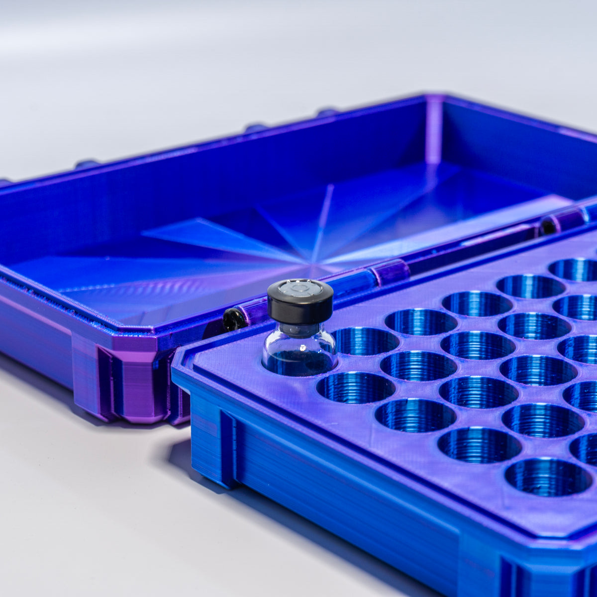 Peptide vial storage case, 50 upright 3ml slots — vial detail